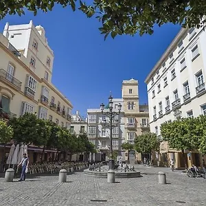 https://la-casita-del-arte.hotelsincadiz.net